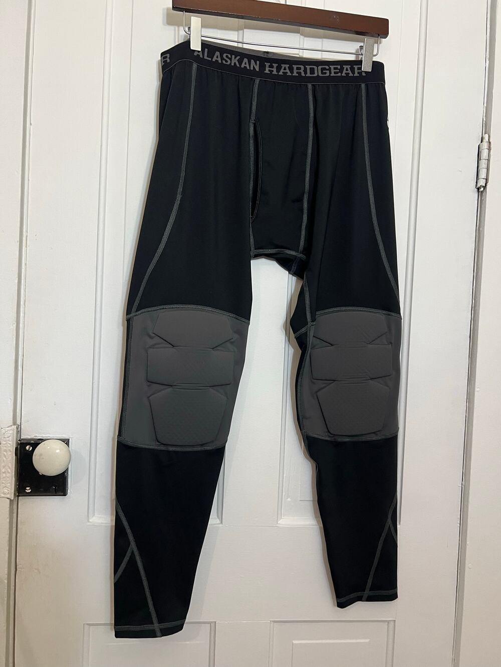 Alaskan hardgear men’s large AKHG Alopex Padded Pants thermal layer knee pads